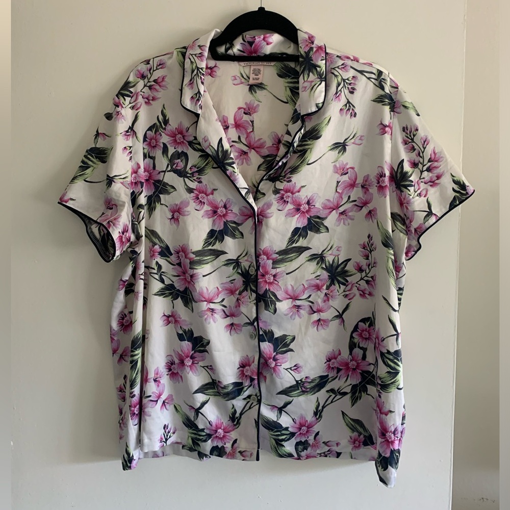 PJ top VICTORIA’S SECRET pink purple with flowers!  Size L-XL